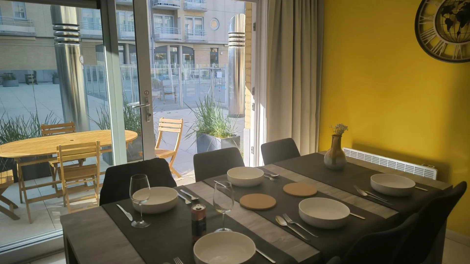 Sea-Level Apartment Ostend
